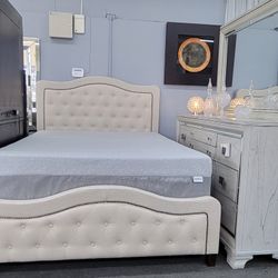 Upholstered Bed Frame Queen size.(Mattress not included)