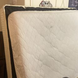 Queen mattress and box spring
