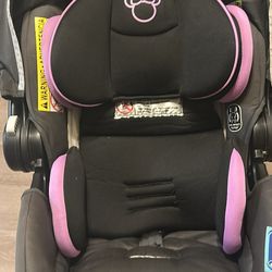 Car seat with base like new light weight