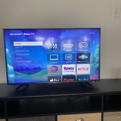 Roku - 43" Class Select Series 4K Smart RokuTV