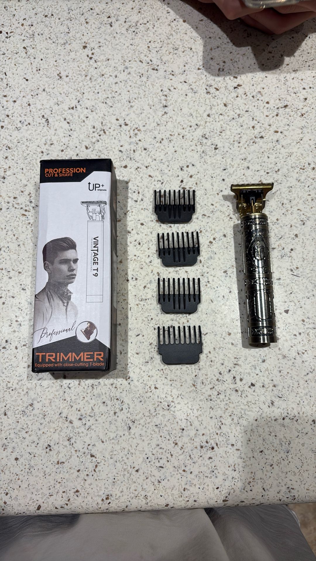 Trimmers Equipped With Close Cutting T Blade