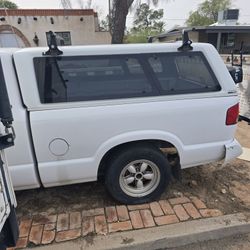 Chevy S10  Leer Topper For Sale