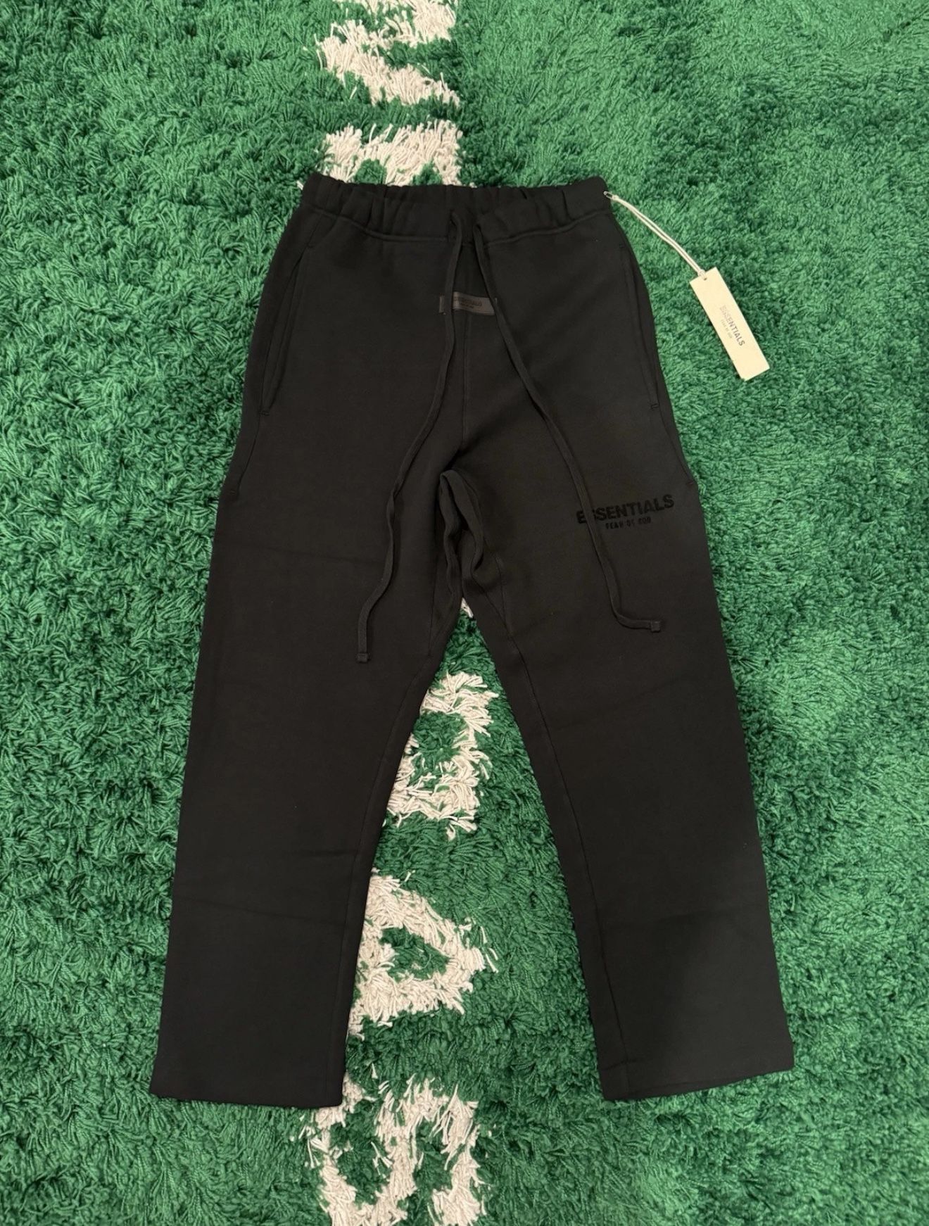 Fear of God Essentials Relaxed Sweatpants FW22 All Black Sizes Available