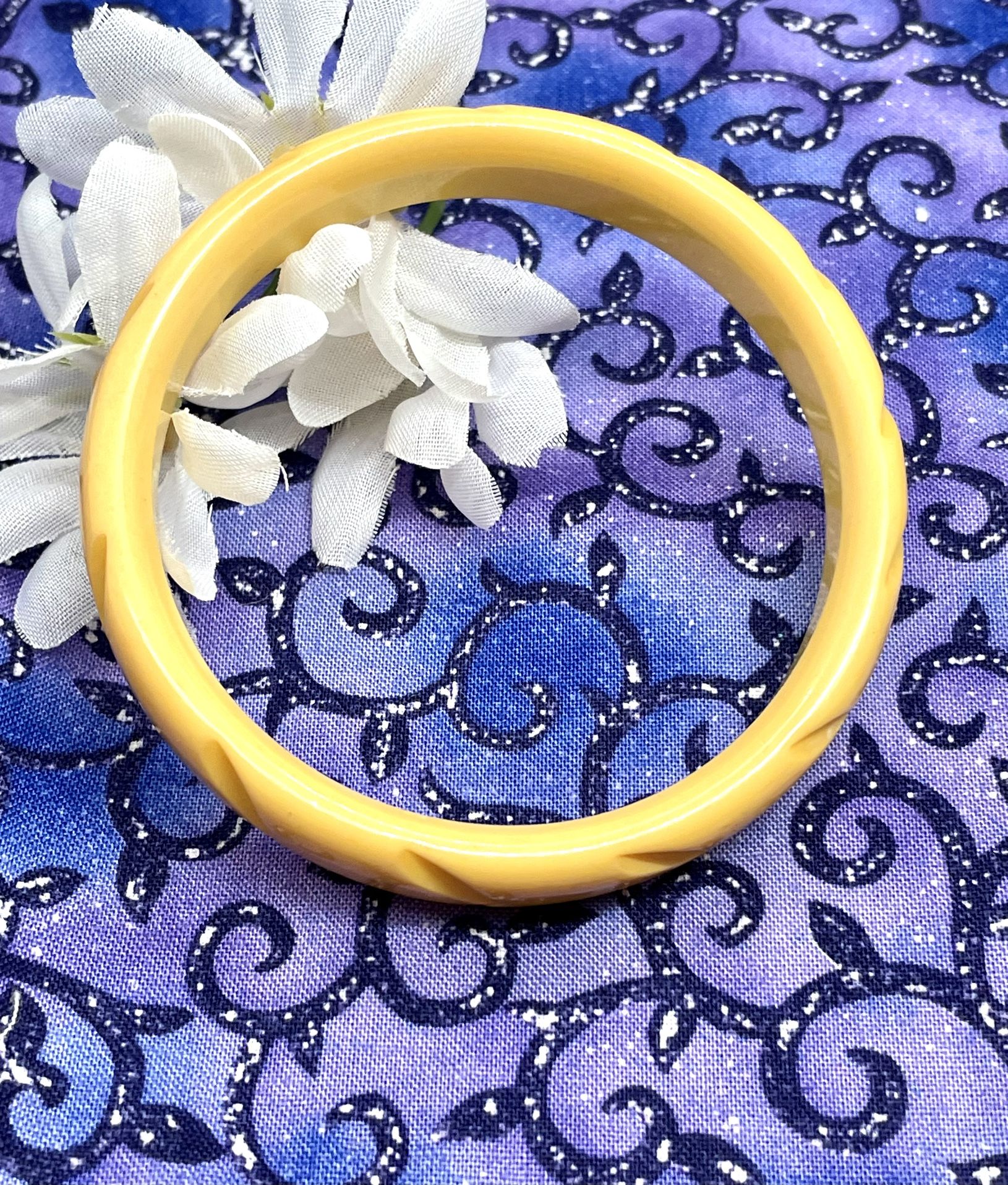 Vintage Carved Butterscotch Bakelite Bangle