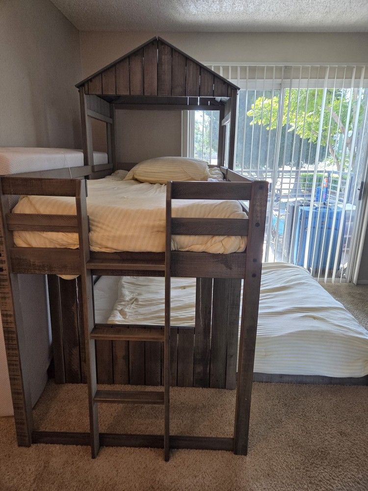 Bunk Bed - Twin Over Full