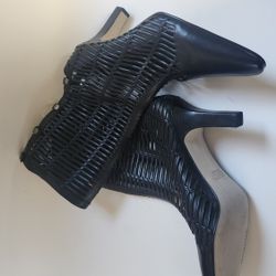 Naturalizer Black Woven Leather Heels- New- Size 8
