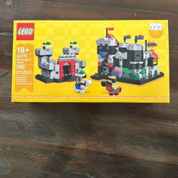 Mini Knight’s Castle Lego set
