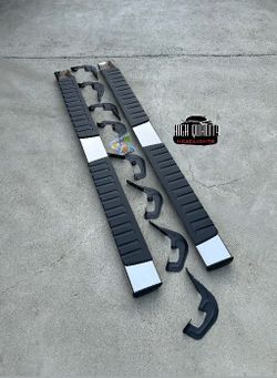 Chevy Silverado 2007. 2018 side steps.