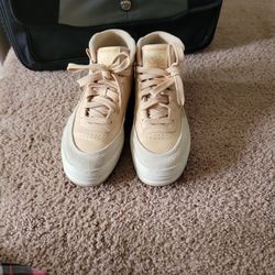 Reebok Classic Sneakers