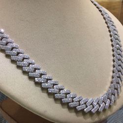 Sterling Silver Mossenite Diamond Necklace 12mm Wide And 22” Inch Available In Stock.💎💎💎