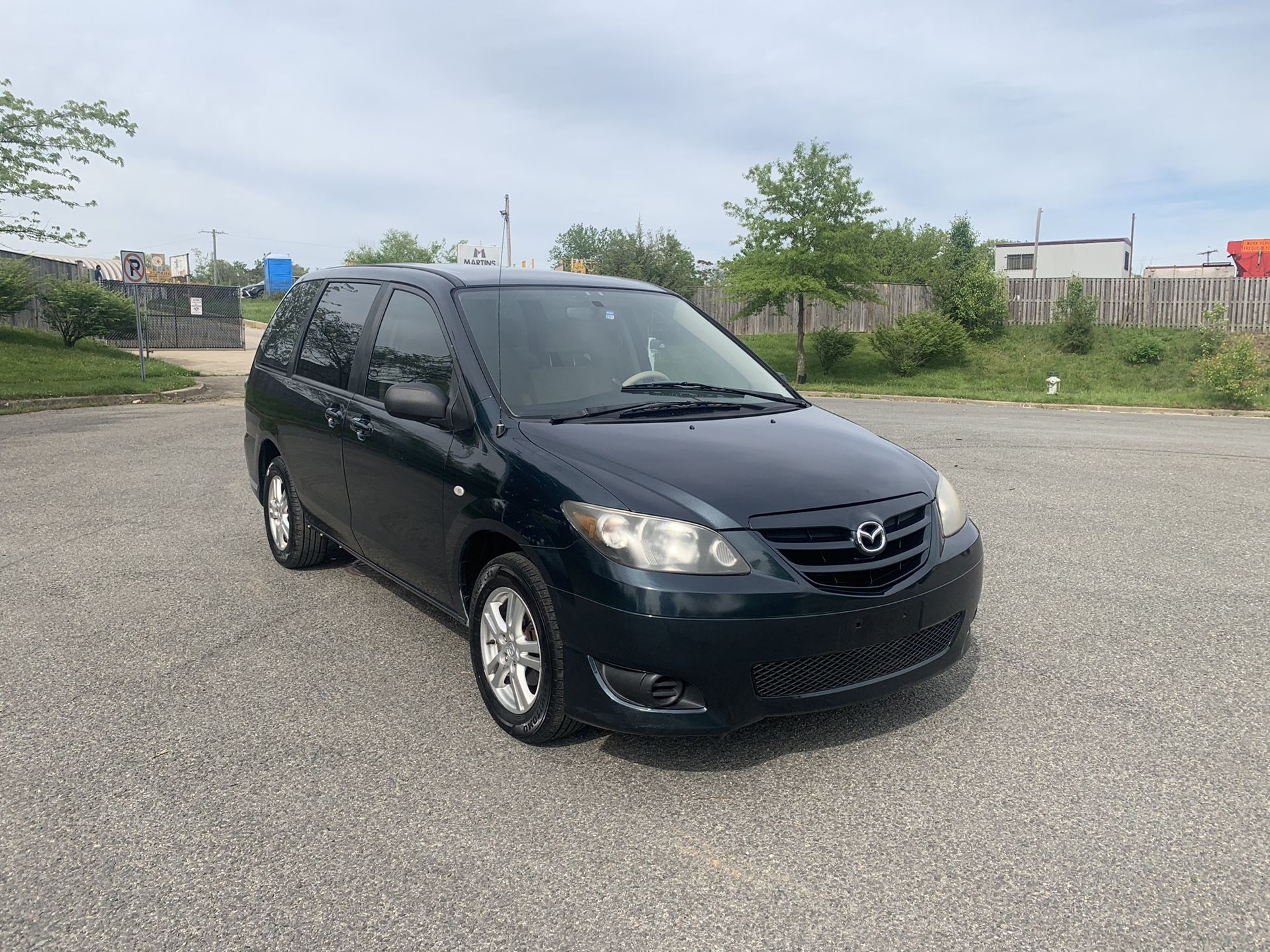 2005 Mazda MPV