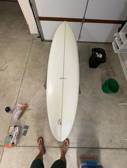 Surfboard - Mid Length 6’10”