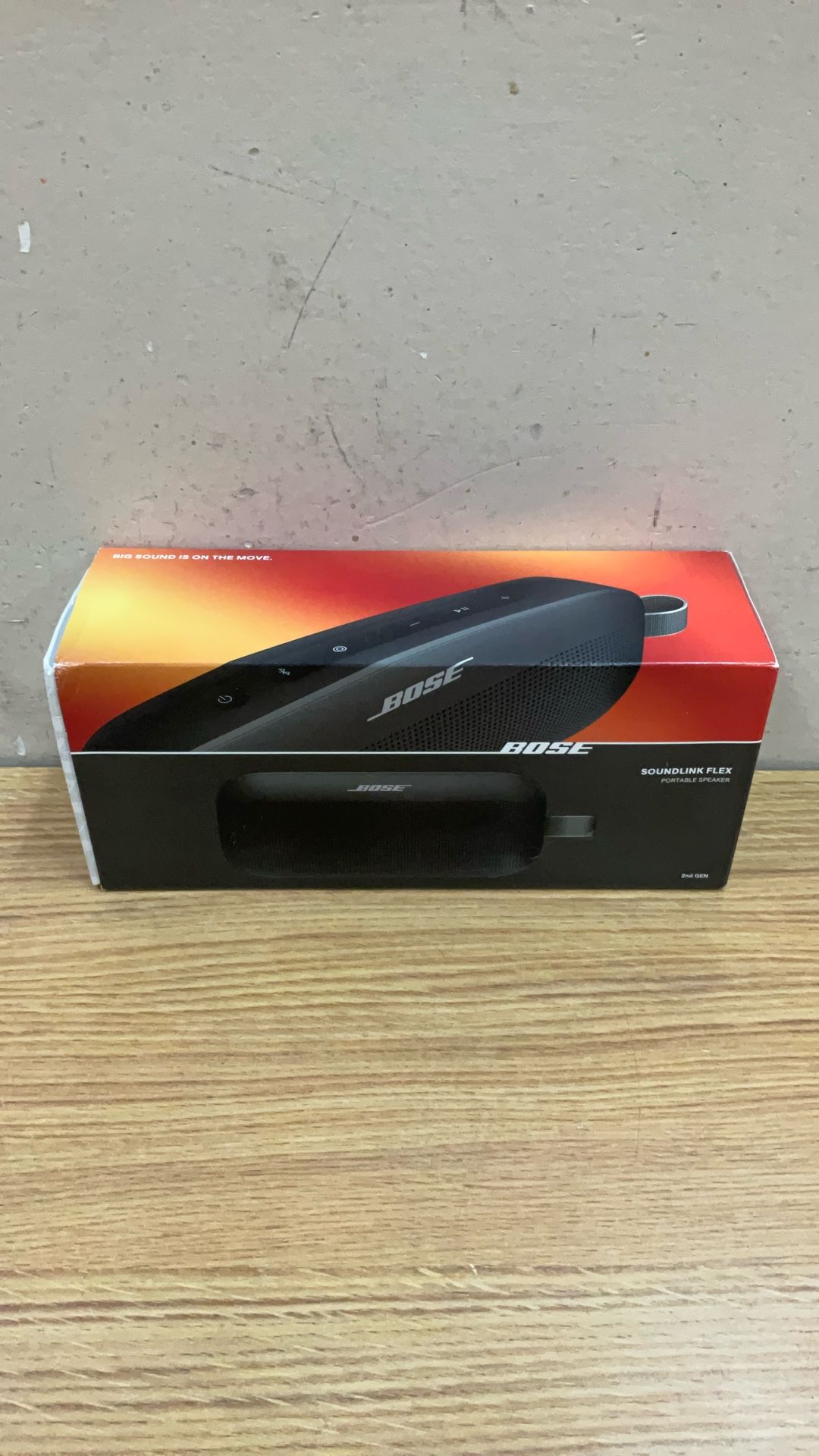 BOSE 2ND GEN SOUNDLINK FLEX PORTABLE SPEAKER.