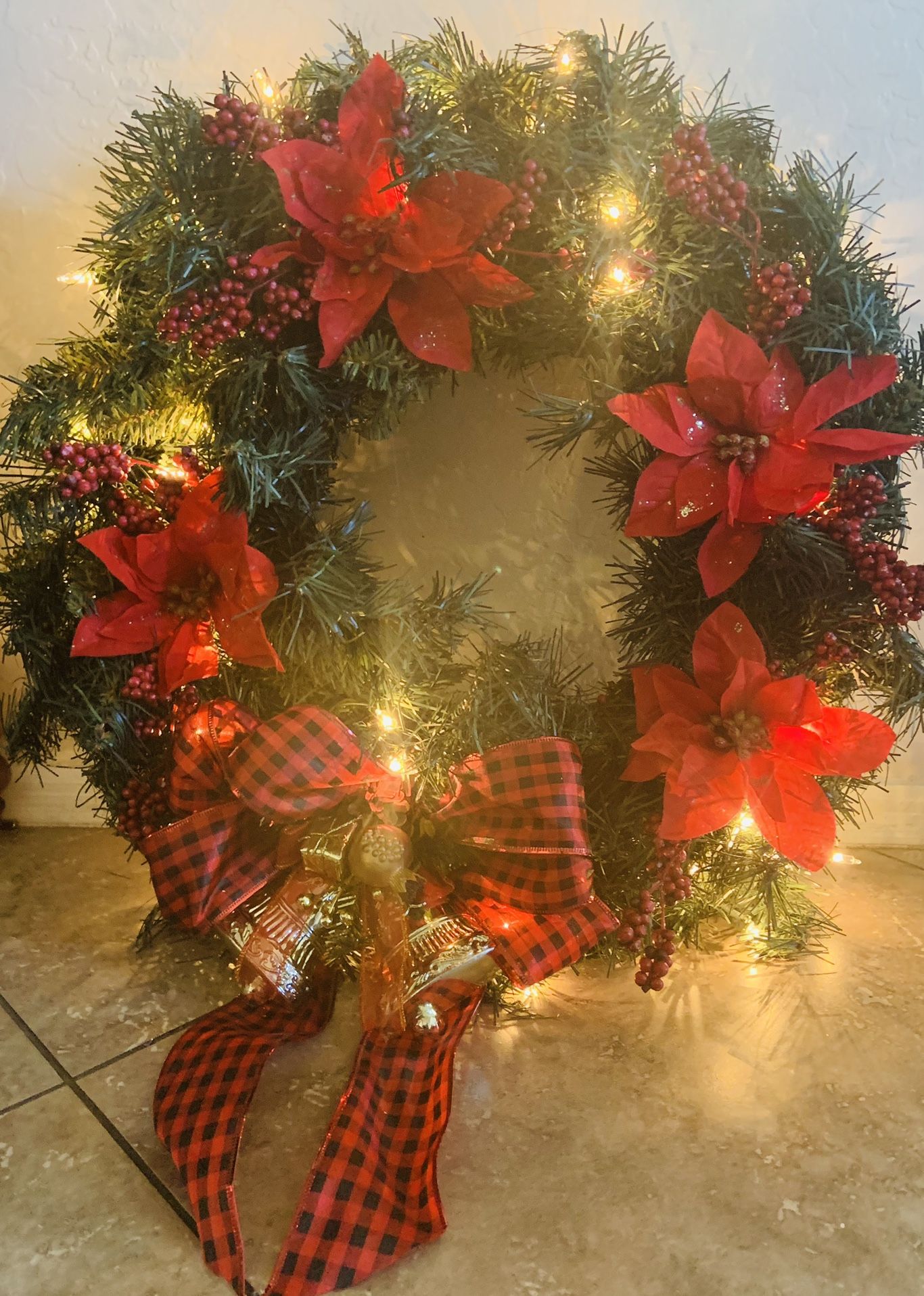 Pre Lit Wreath Christmas Decorations