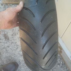 Avon Venom Tire