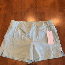 Womans New layer 8 Workout Shorts Size Large Shipping Available 