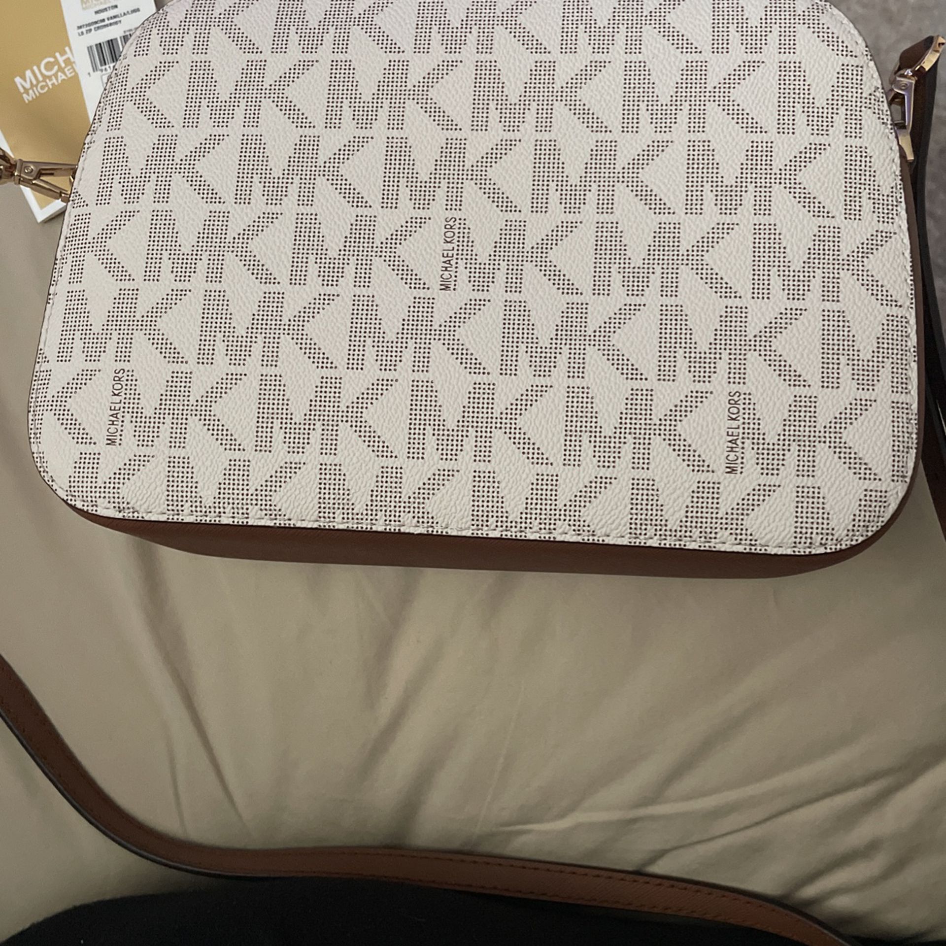 Michael Kors Handbag for Sale in Diamond Bar, CA - OfferUp
