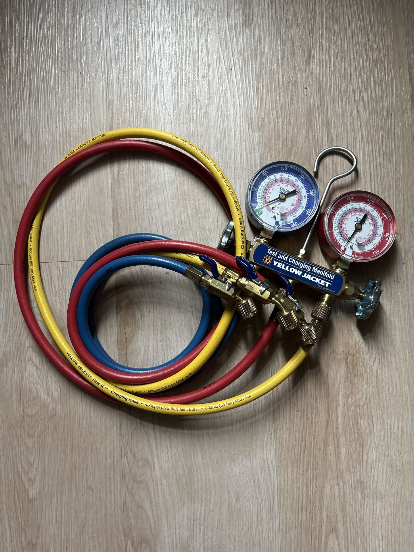 Yellow Jacket Test And Charging Manifold