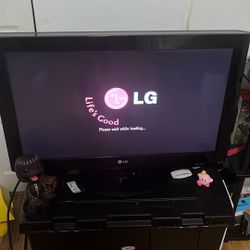 LG 32 inch LCD TV **NO REMOTE**