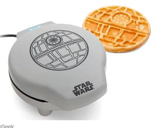 STAR WARS Death Star Waffle Maker Pancake Appliance Darth Vader Movie used