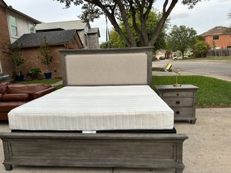 Kingsize Bedframe (Delivery Available)
