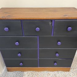 Small Wood Kids Chest Dresser 7 drawers 36.5” W x 32” H Cómoda pequeña de madera para niños