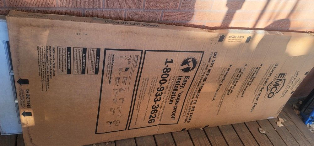EMCO K900 Storm Door With Built-in Large Dog Door