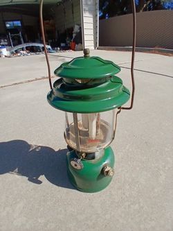COLEMAN 220K CAMPING LANTERN 08/1979