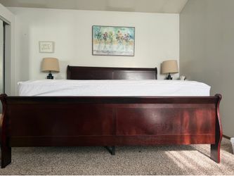 Ashley wood King bed frame ,2 nightstand &free 2 lamps