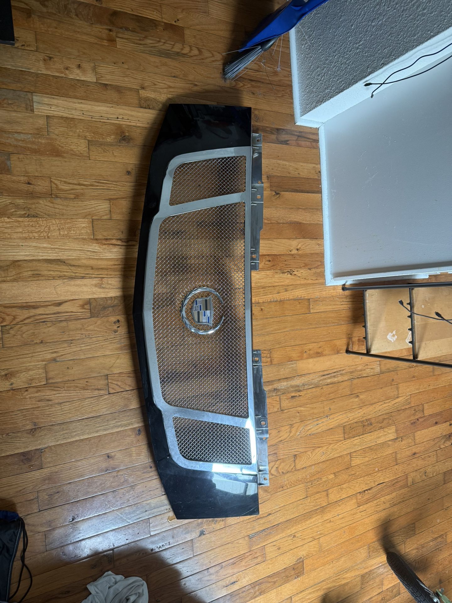 2007-2014 CADILLAC ESCALADE EXT STRUT MESH GRILL
