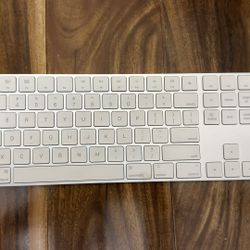 Apple Magic Keyboard 