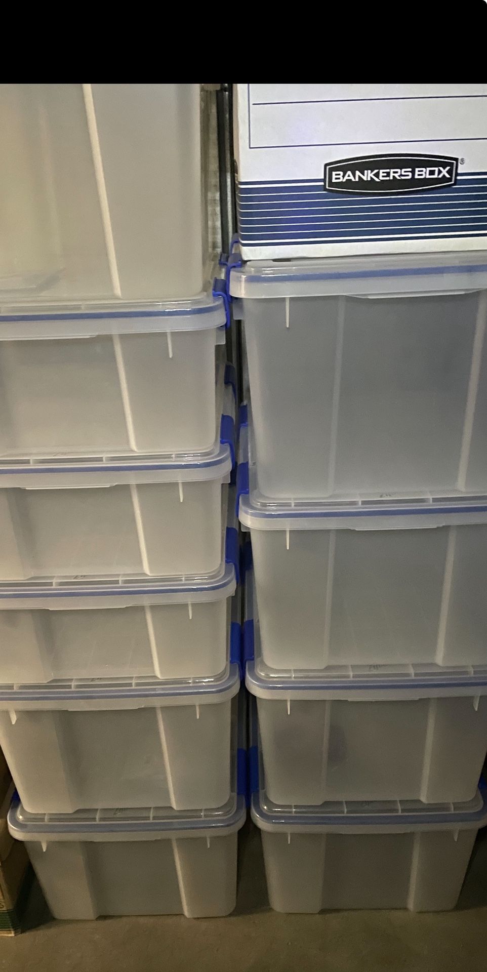 Containers With Extra locking Seals