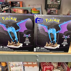 Mega Pokémon Building Toys Set Mini Motion Golbat with 313 Pieces, Wing Flapping Motion, 5 Inches Tall,