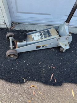 Sears 3 Ton Hydraulic Floor Jack