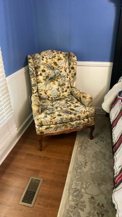 Very Beautiful Sofa Chair 