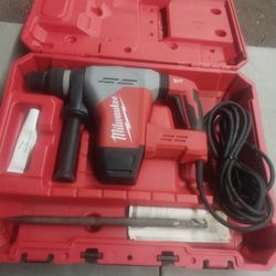 MILWAUKEE ROTARY HAMMER DRILL 