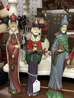 Beautiful Vintage Porcelain Set of The Three Wisemen
