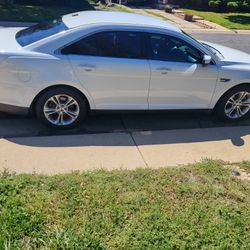 2014 Ford Taurus