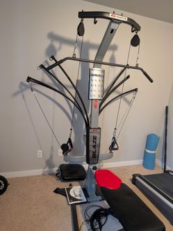 Bowflex Blaze in excellent condition with all attachments!