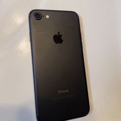 iPhone 7 - Unlocked - 32GB