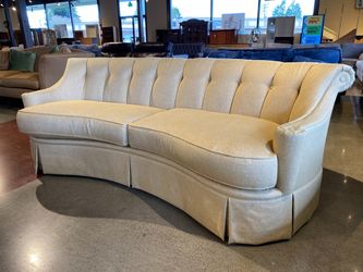 THOMASVILLE Riviera Traditional Pearlescent White Curved Sofa with Skirted Base