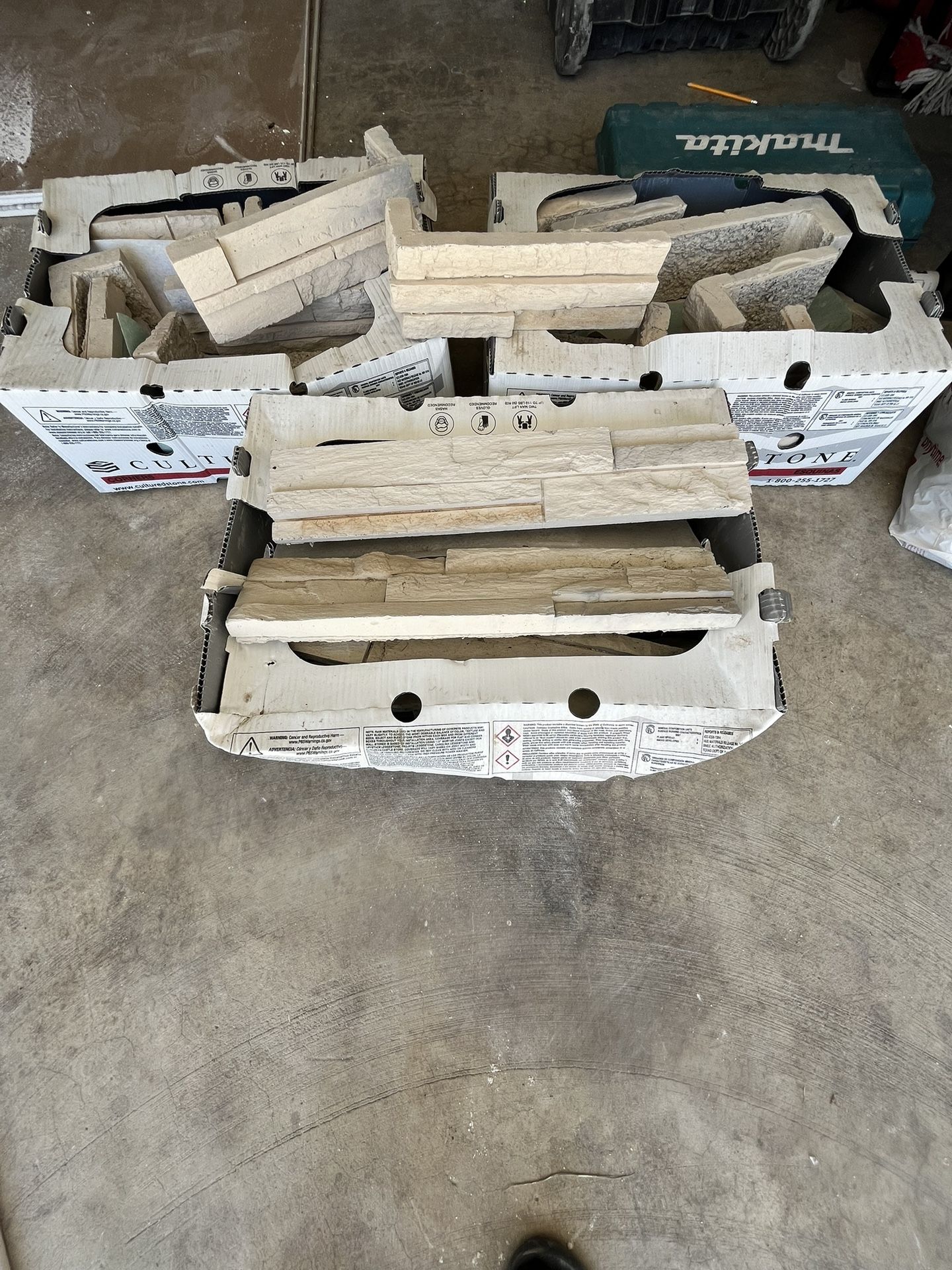 Full Set Cultured Stone Flats And Corners. Read Description