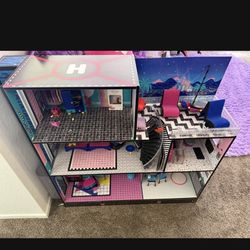 LOL dollhouse 