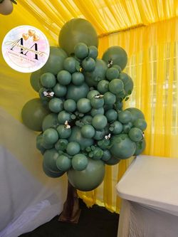 Balloon tree decor