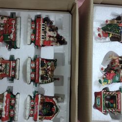 DANBURY MINT PUG CHRISTMAS EXPRESS 12 PIECES 