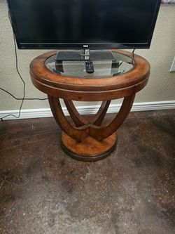 End table w glass top