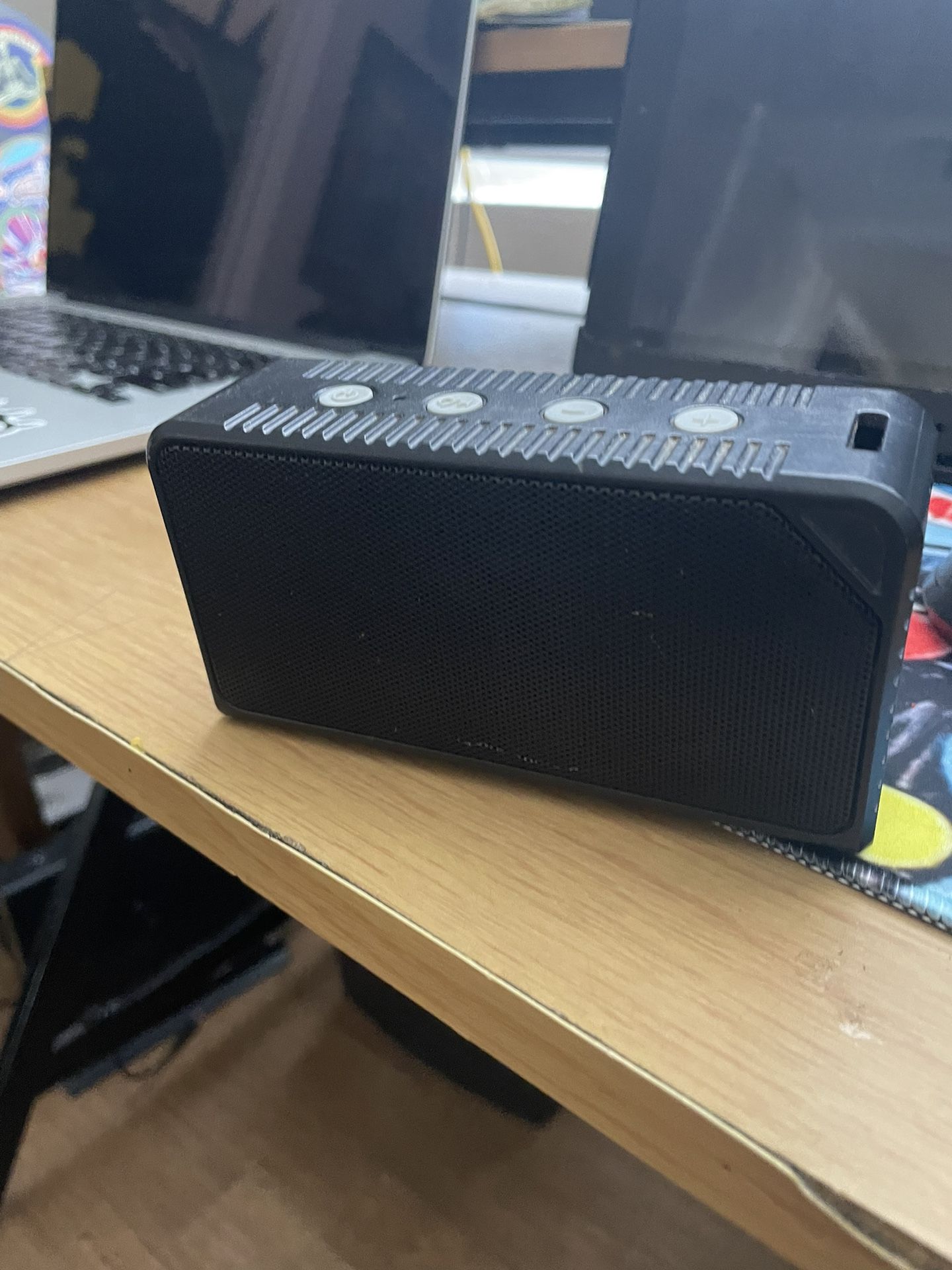 Shen Zhen DNS 16WMS129-BLK Water Splash Resistant Wireless Speaker - Black