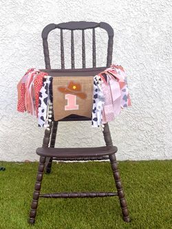 Smash cake first birthday high chair for parties