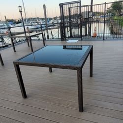 Outdoor Tables With Glass Tops 