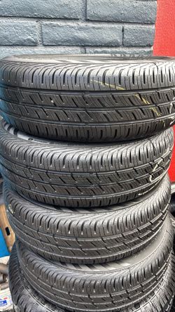 205/65R15 continental vendo set de llantas con 95% de vida